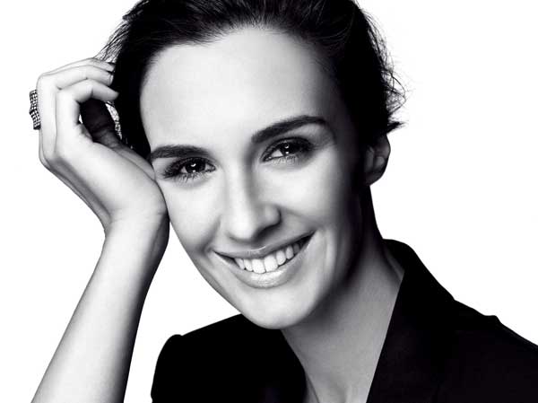 Paz Vega se convierte en la portavoz de Revitalift TR 10 de L’Oréal Paris